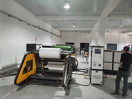 Компания по производству пищевой упаковки в Узбекистане выбирает машину для нанесения воскового покрытия и ламинирования